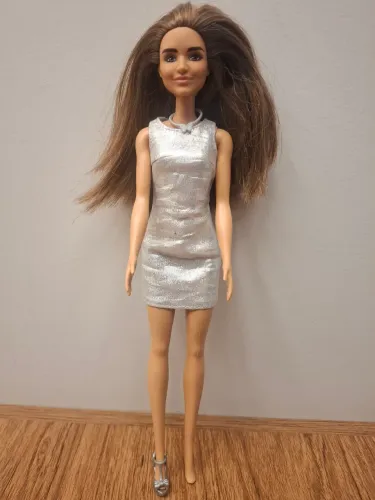 Boneca Barbie Glitz grb33