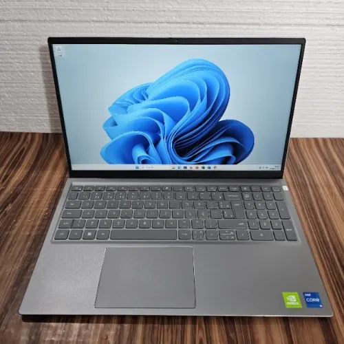 Dell Inspiron 15 i5-11320H 8GB DDR4 256GB NVMe 15.6 LED FHD Biometria Tec Retro Iluminado