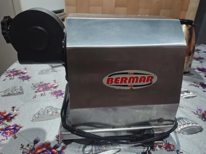 Máquina de moer carne semi industrial 