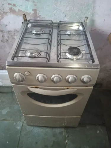 Fogão de 4 bocas funcionando tudo normal