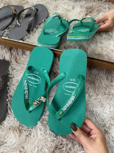 Modelo de Havaianas, na temática do Brasil 
