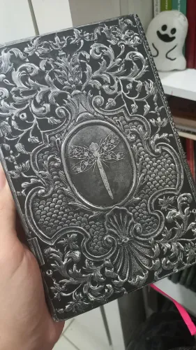 Livro dark side menina