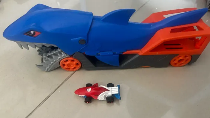 Hot Wheels City Guincho Tubarão