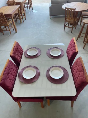 Mesa Tampo De Vidro Com 4 Cadeiras Bordo OPORTUNIDADE DE SHOWROOM