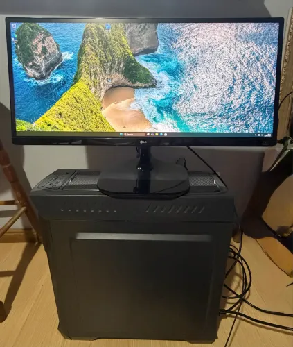 PC i3 + GTX 560 + SSD 240GB + Monitor LG UltraWide 25? 75Hz