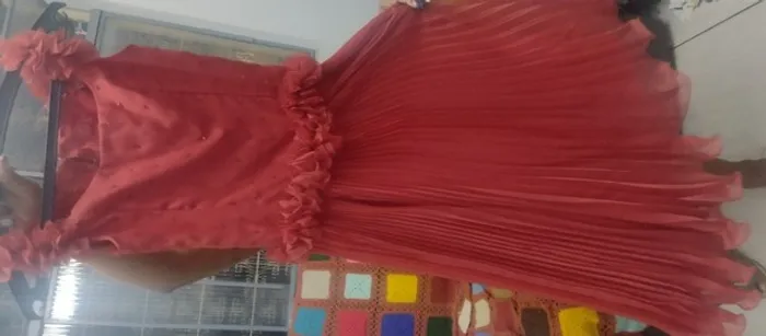 Vendo vestidos de festa