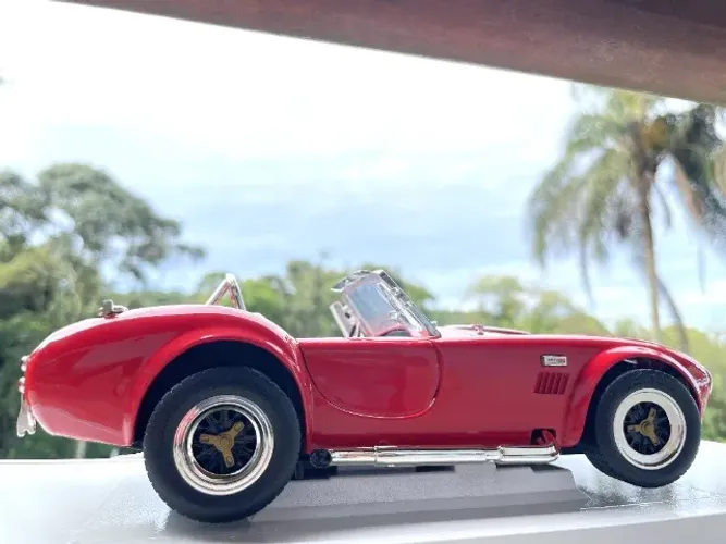 Miniatura 1:18 Shelby Cobra 427 - 1964 Vermelho Yat Ming