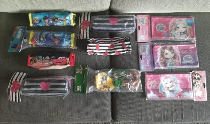 Estojos novos<br><br>15,00 cada