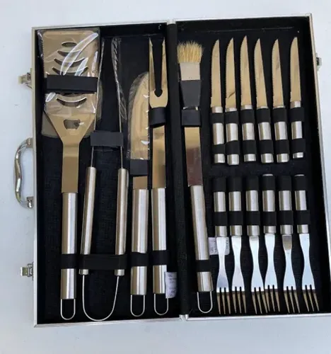 Kit  Maleta Churrasco 18 Peças C/ Maleta De Alumínio ( Presente)