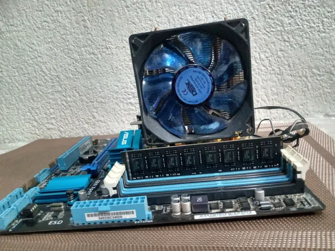 Kit AMD FX 8151. (POR FAVOR LEIA O ANÚNCIO.!!!!)