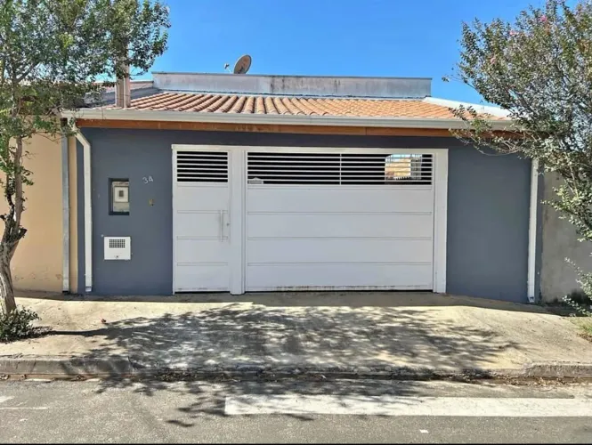 G.S Jandira vendo essa casa.