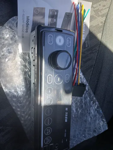 Vendo rádio automotivo com Bluetooth completo com controle remoto na caixa 