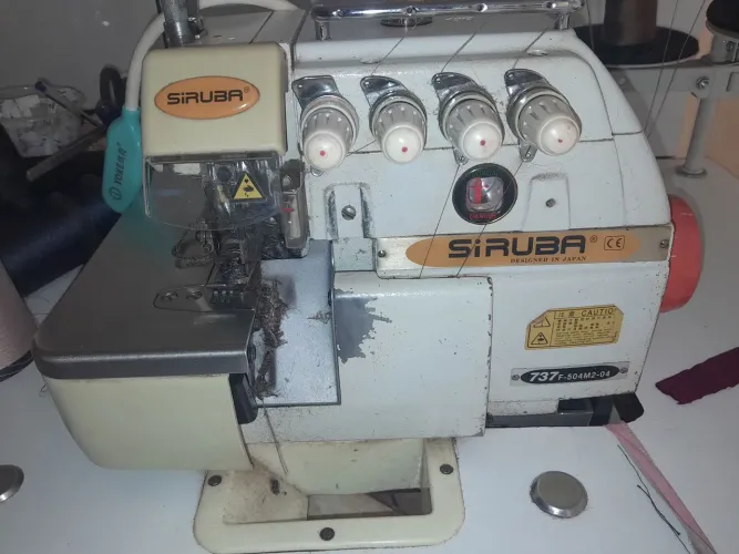 Máquina de costura interloq 