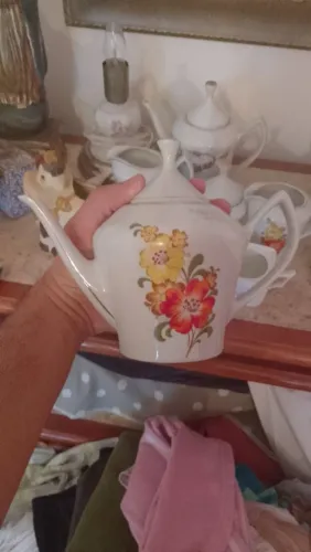 Bule e leiteira de porcelana muito antiga e linda real florida