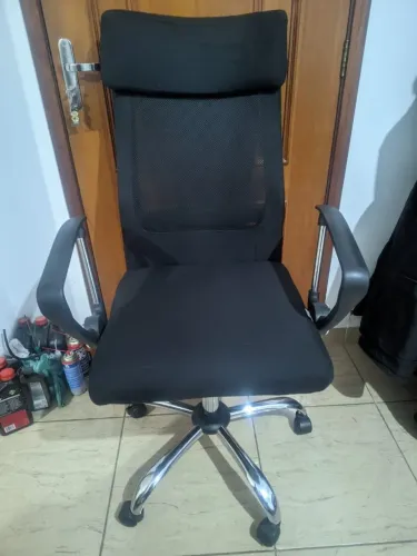 Cadeira de Escritório Ergonômica - Conforto e Suporte