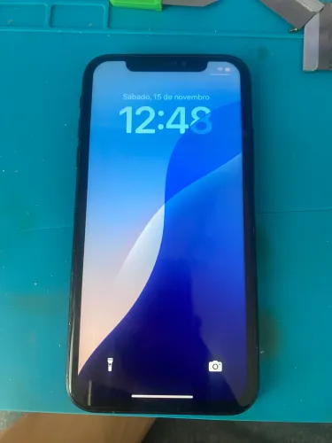 iPhone XR 64 GB usado
