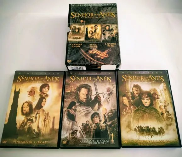BOX COM 3 DVDS "TRILOGIA O SENHOR DOS ANÉIS"