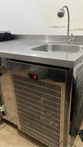 Freezer Refrigerado com Pia cervejeira 