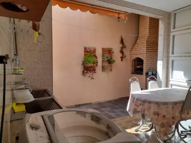 Casa com 3 Quartos e 2 banheiro à Venda, 139m²Cidade Júlia - São Paulo