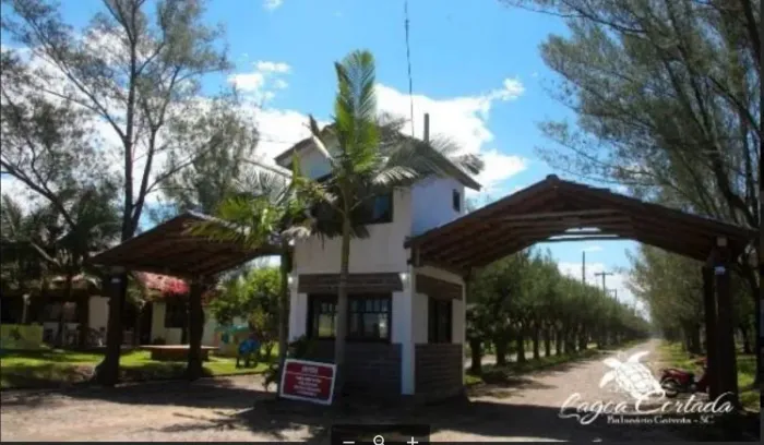 Imóvel para venda tem 300 metros quadrados em Praia Lagoa Cortada - Balneário Gaivota - SC