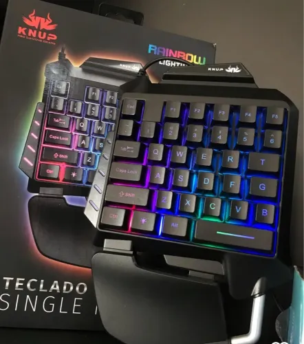 Teclado Gamer KNUP Rainbow Light LED - Novo