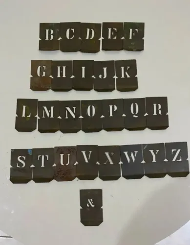 Jogo de Stencil de Metal / Normógrafo - Alfabeto (Anos 80) - Leia o anúncio com atenção!