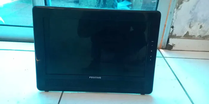 Monitor positivo 17 C/obs leia a descrição