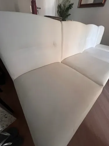 4 cadeiras em couro Branco, super conservadas.