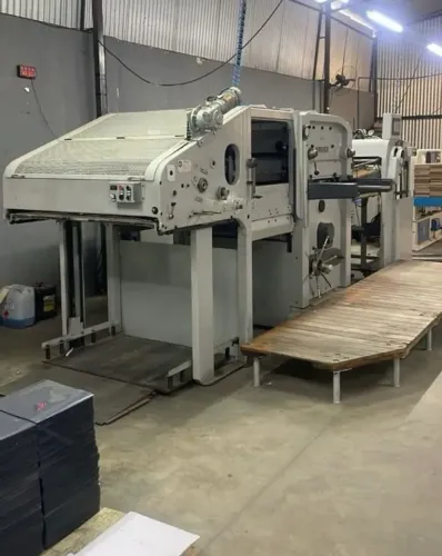 Corte vinco bobst automática 