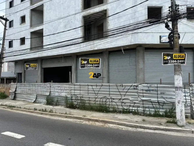 Salão Comercial para Locação em São Paulo-SP, Bairro Pirajussara: 2 Banheiros, 4 Vagas, 44