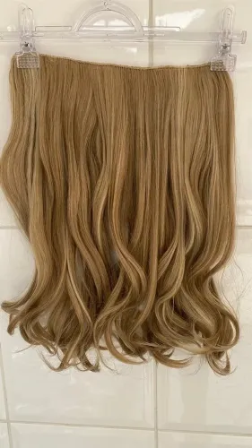 Aplique tic tac loiro com mechas