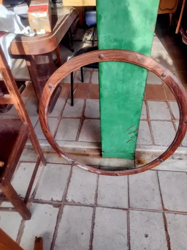 Moldura de madeira para móveis