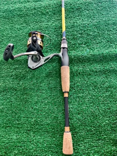 Vara Albatroz Topaz + molinete marine versus 2000