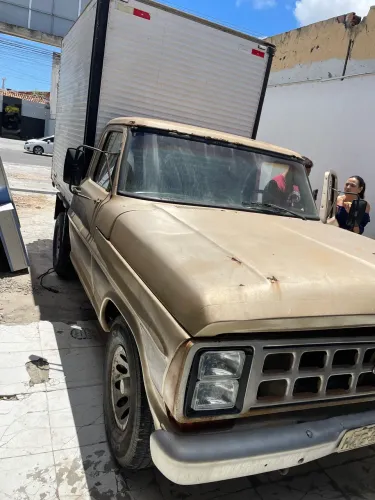 F1000  mwm troco e vendo 1986 mwm