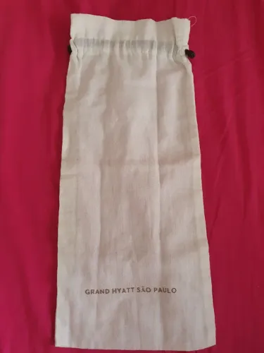 Saquinho dust bag hyatt