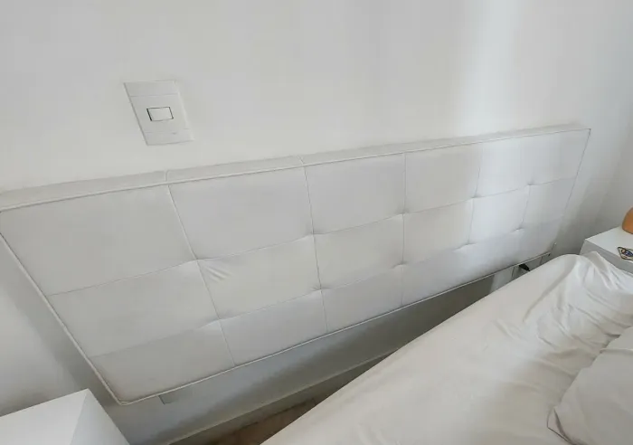 Cabeceira de cama Tok Stok courino branco
