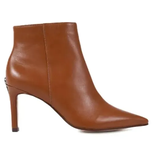 Bota de Couro Marrom Cano Curto Salto Fino
