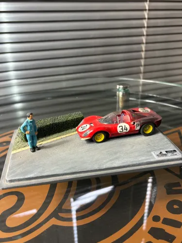 Mini Diorama Ferrari Dino 206 S #34 J. Guichet (1967) Nurburgring - Art Model 1/43