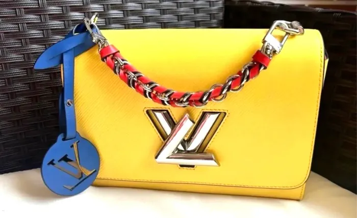 Bolsa Twist Louis Vuitton Lv