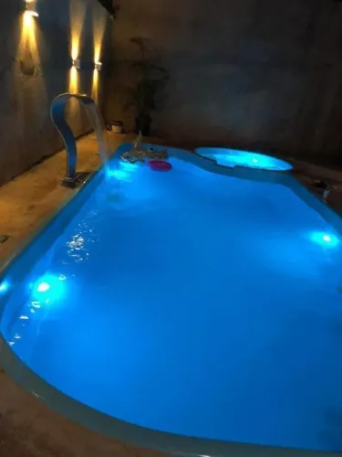 PISCINA DE FIBRA OBS: SOMENTE O CASCO