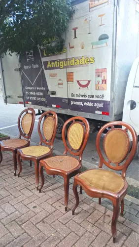 Conjunto de cadeira medalhão 