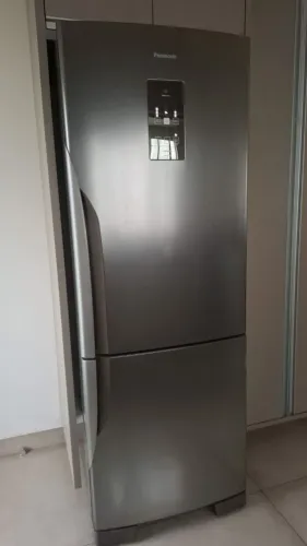Geladeira Frost Free Panasonic 480l em aço escovado.