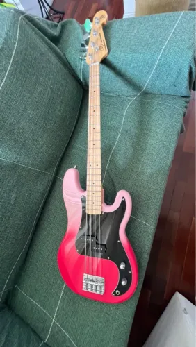 Baixo SX Sbm2 Precision Bass Pink modern series passivo 4 cordas