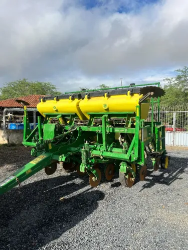 Plantadeira John Deere 1107 Seminova