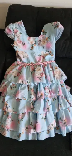 Vestido florido de festa lindo