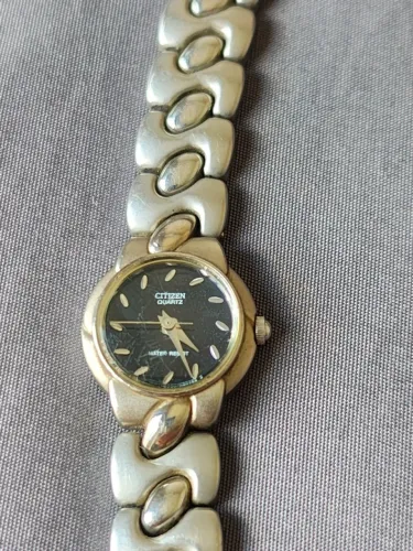 Relógio Citizen Quartz Feminino - Não Funciona / Sem Fundo - Para Restauração