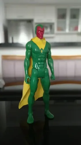 Visão - Hasbro - Vingadores - 30cm