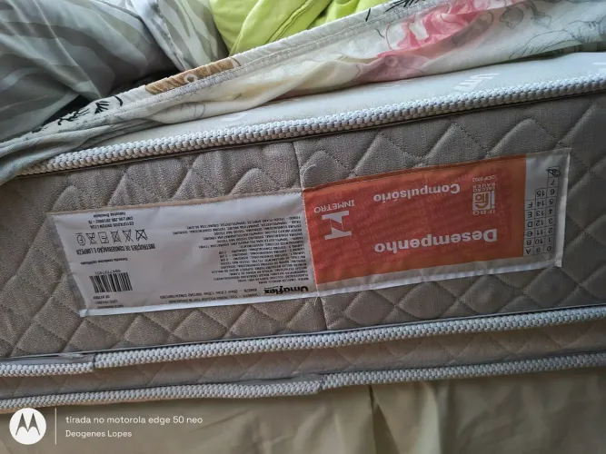 Colchão Umaflex mola ensacada com pillow top
