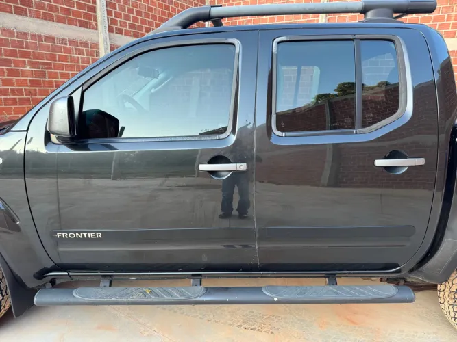 Nisan frontier em peças