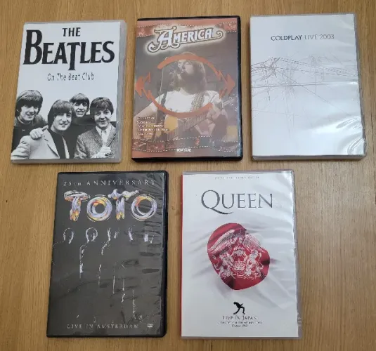 Box c/ 5 Dvds Diversos de Clássicos do Rock.